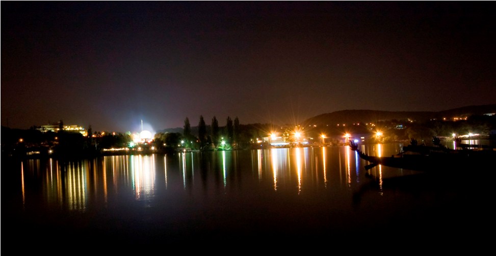 Dračí lodě Brno přehrada.jpg